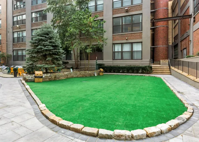 Broad Street Apartment